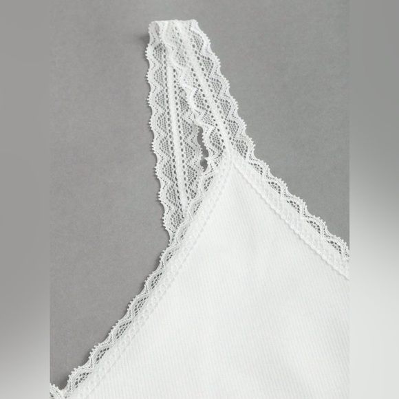 Lace Detail V-Neck Wide Strap Tank - Picture 4 of 7